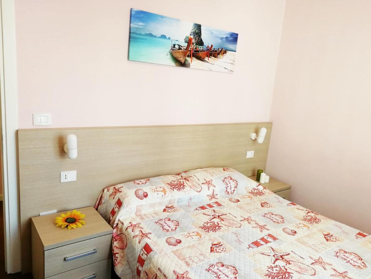 Margherita Rimini - Appartamenti Al Mare Zewnętrze zdjęcie