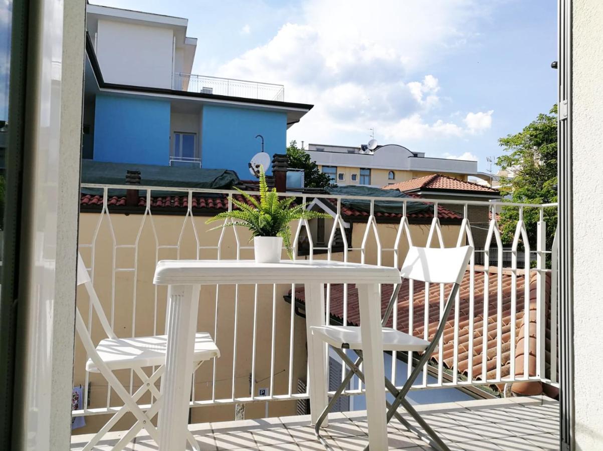 Margherita Rimini - Appartamenti Al Mare Zewnętrze zdjęcie
